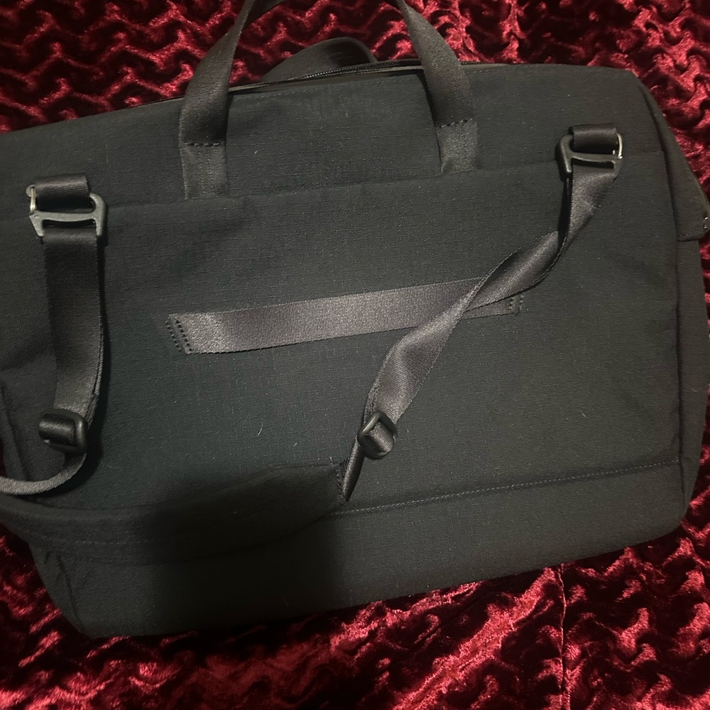 Bellroy Messenger Bag - Picture 9 of 13